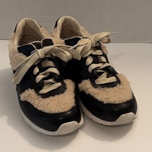 UGG Deaven Ladies Black and Shearling Trainers Sz 5 (36)